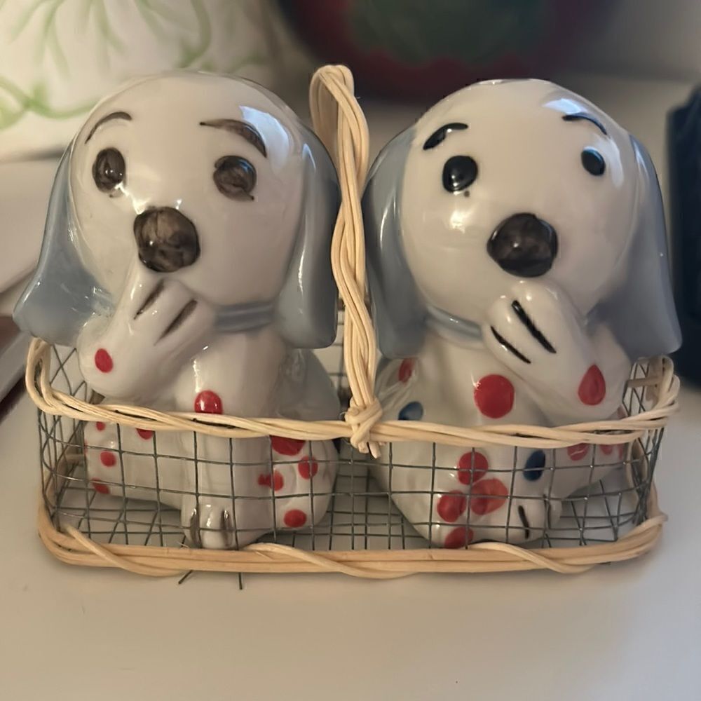 2 Dogs In A Basket Salt & Pepper Shakers